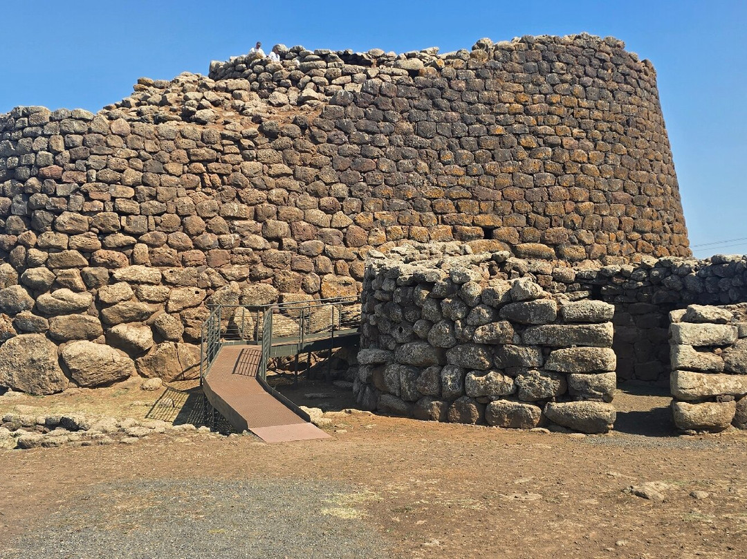 Nuraghe Losa-Abbasanta必去景点