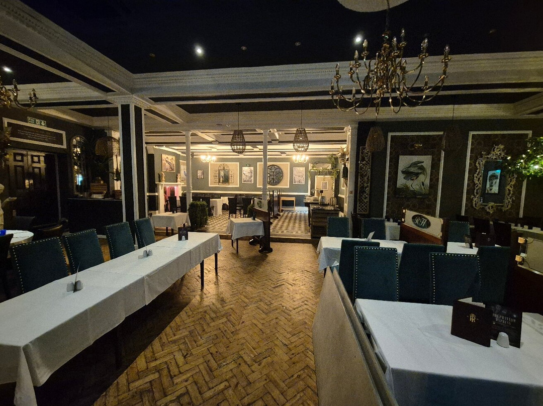 The Royal Hotel主图