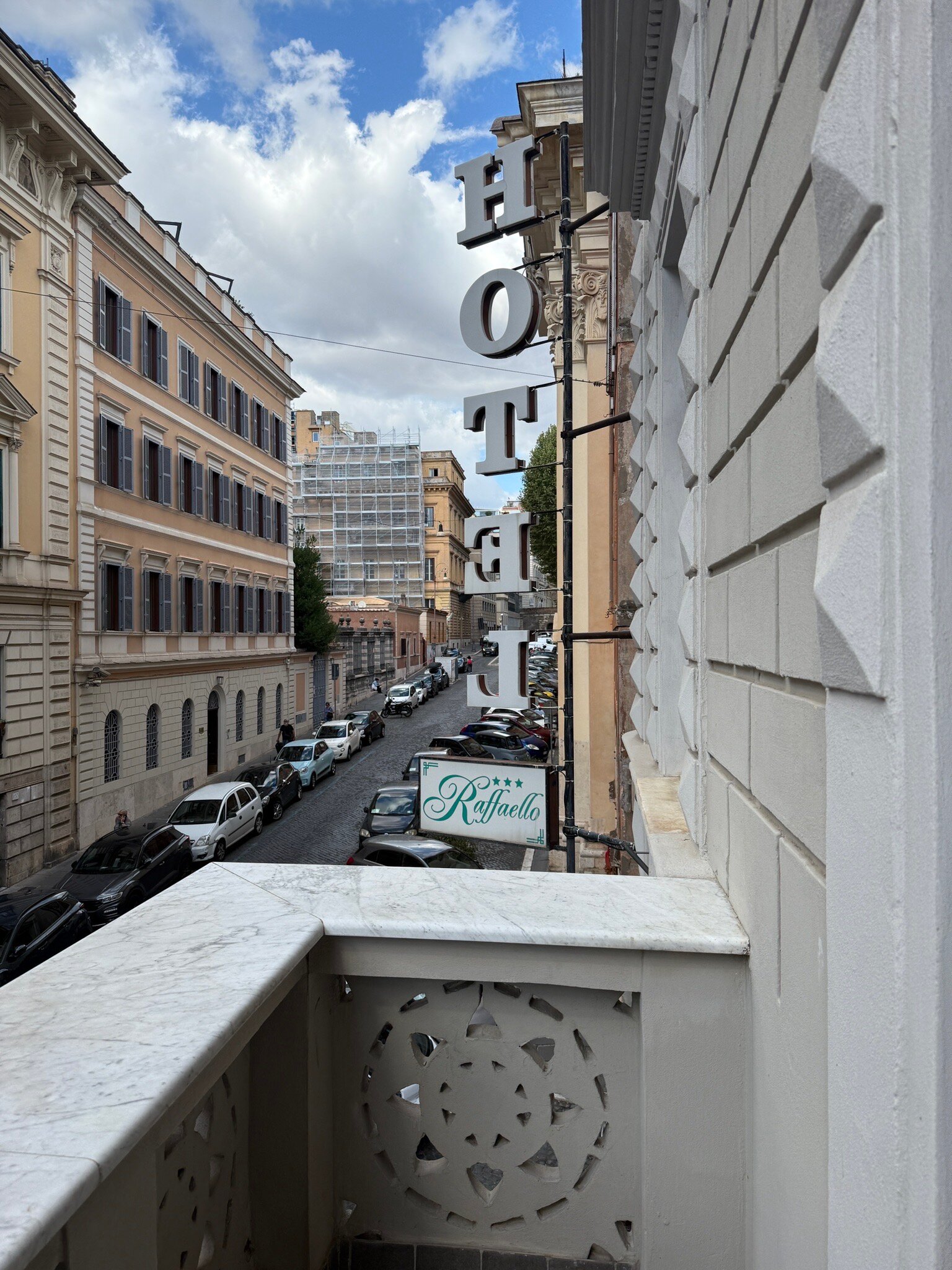 拉斐尔酒店-官方