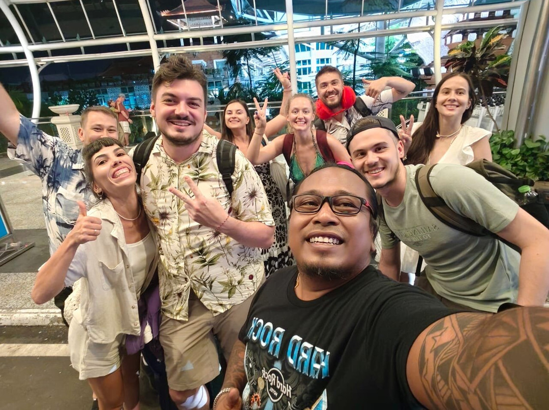 Bob Bali-罗威那海滩必去景点