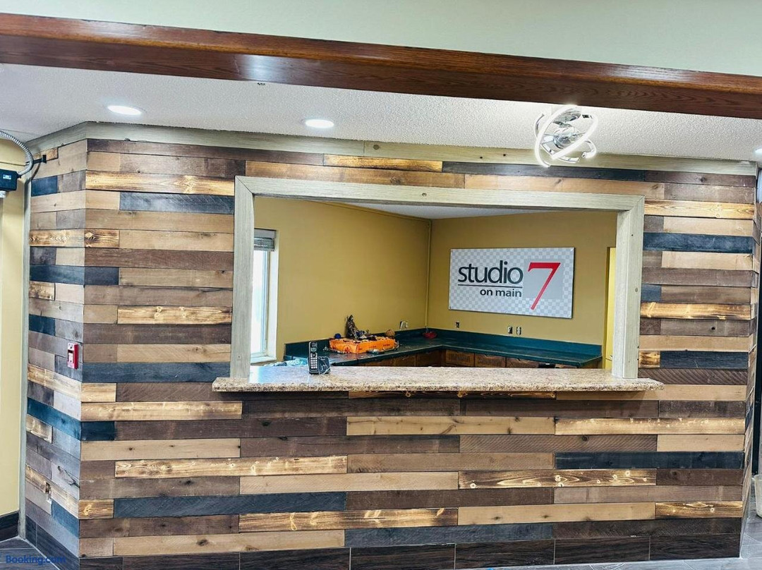 Studio 7 On Main