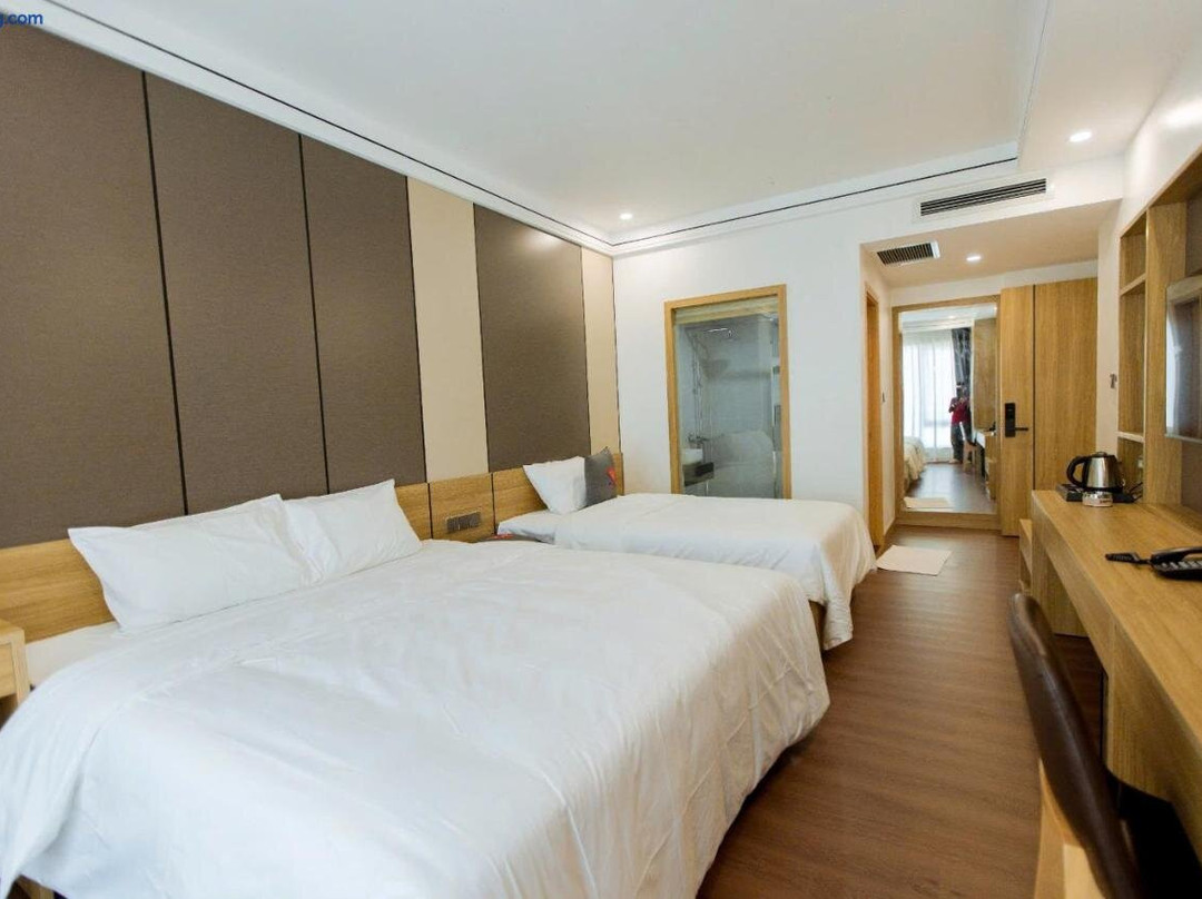 Phuong Dong Hotel Mong Cai