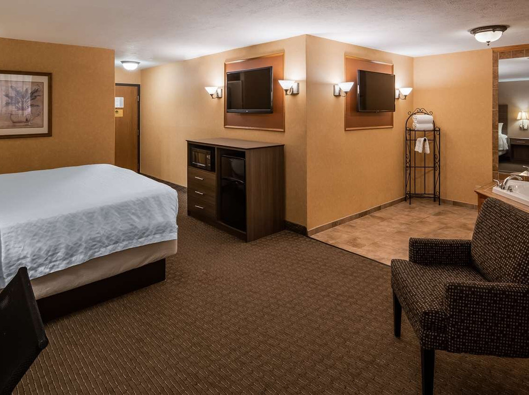 贝斯特韦斯特普勒斯北坎通旅馆&套房酒店主图