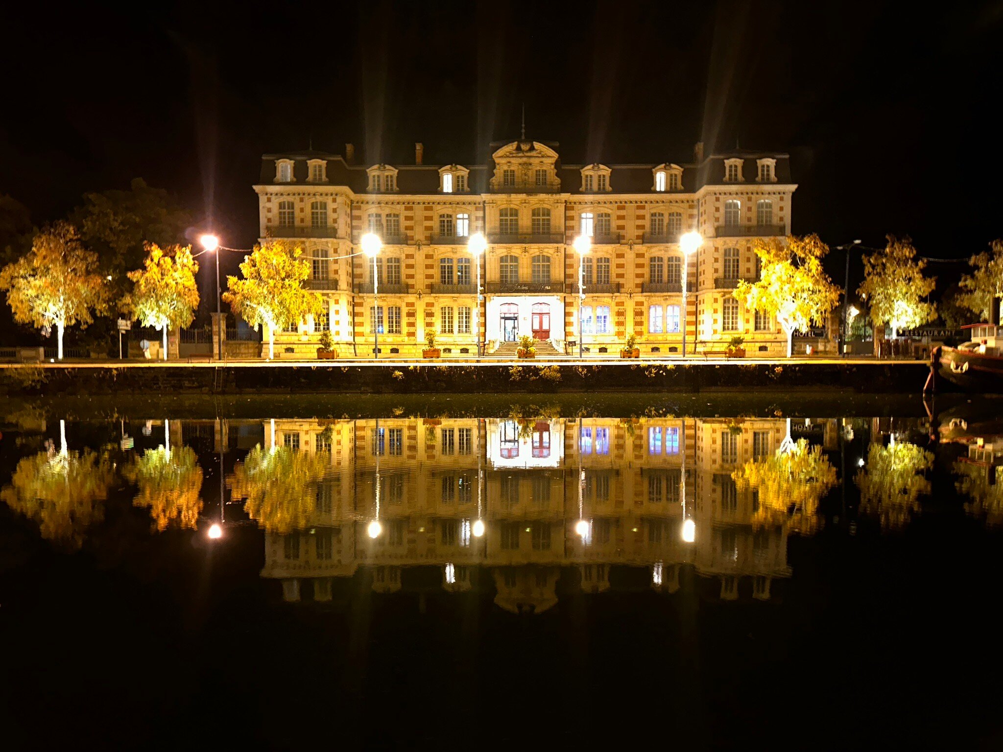 Hotel de Montaulbain-官方