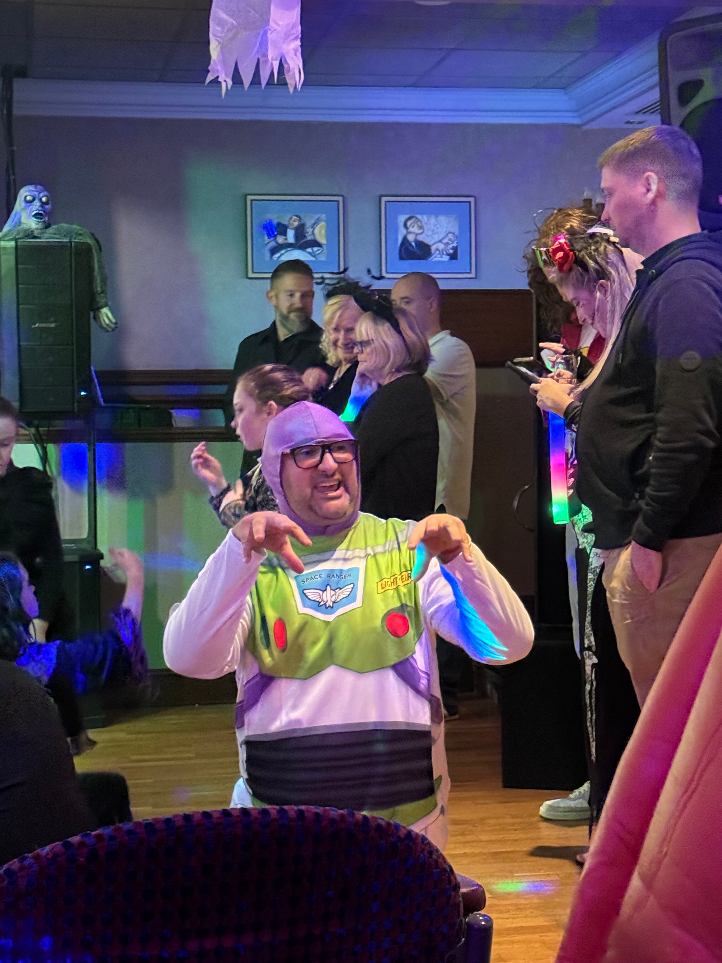 西摩莫顿酒店-官方