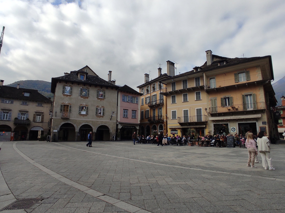 Piazza del Mercato-多莫多索拉必去景点