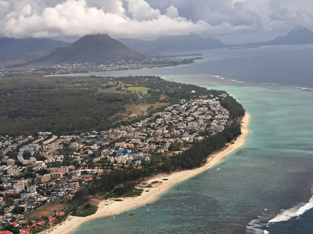 Corail Helicopteres-Triolet必去景点