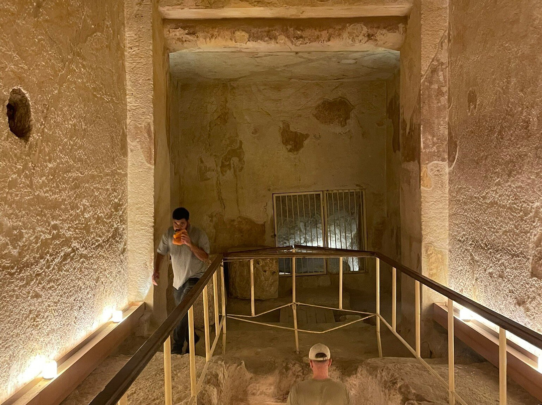 Pyramid of Menkaure-吉萨必去景点