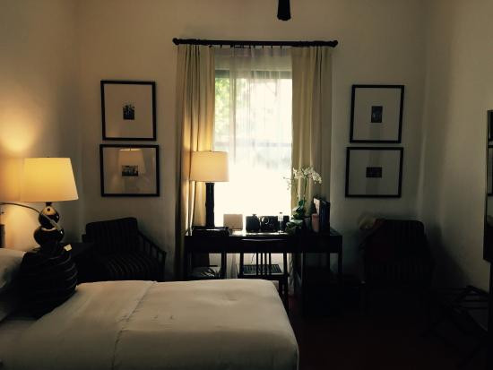 拉差曼哈酒店主图