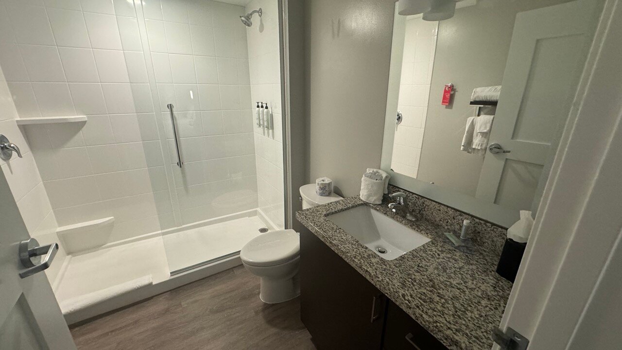 TownePlace Suites by Marriott Pittsburgh Harmarville-浴室