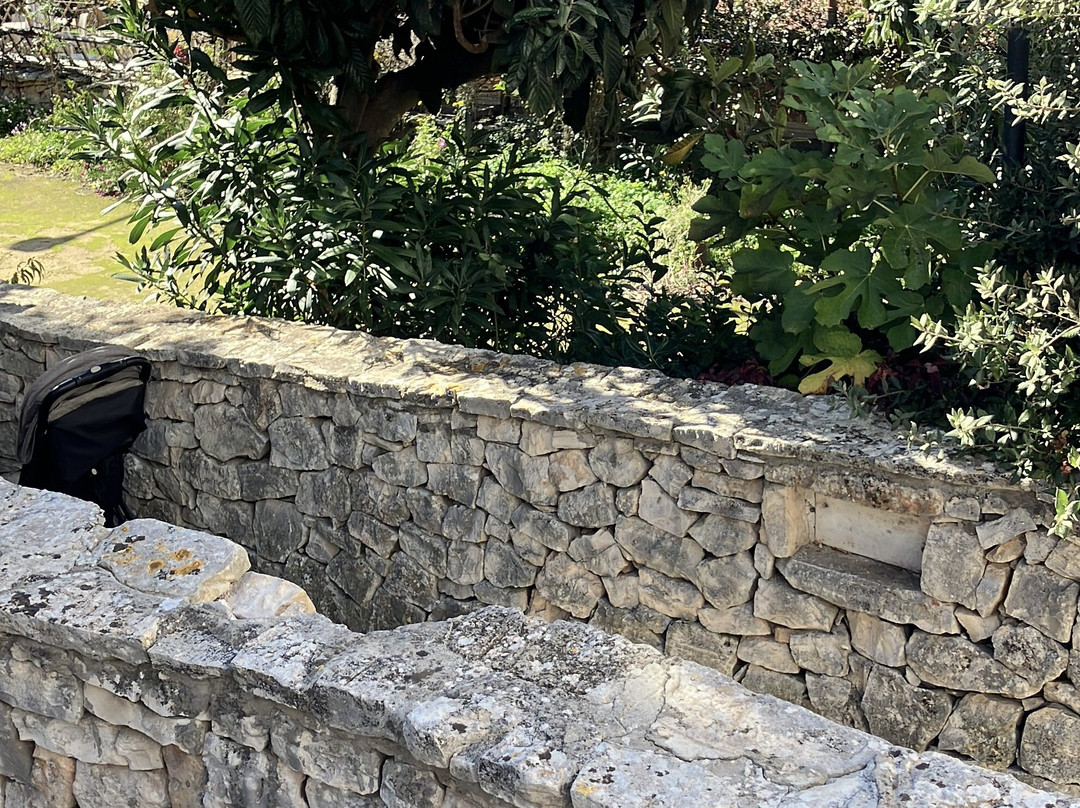 Villa Comunale "Franco Maria Luberto"-阿尔贝罗贝洛必去景点