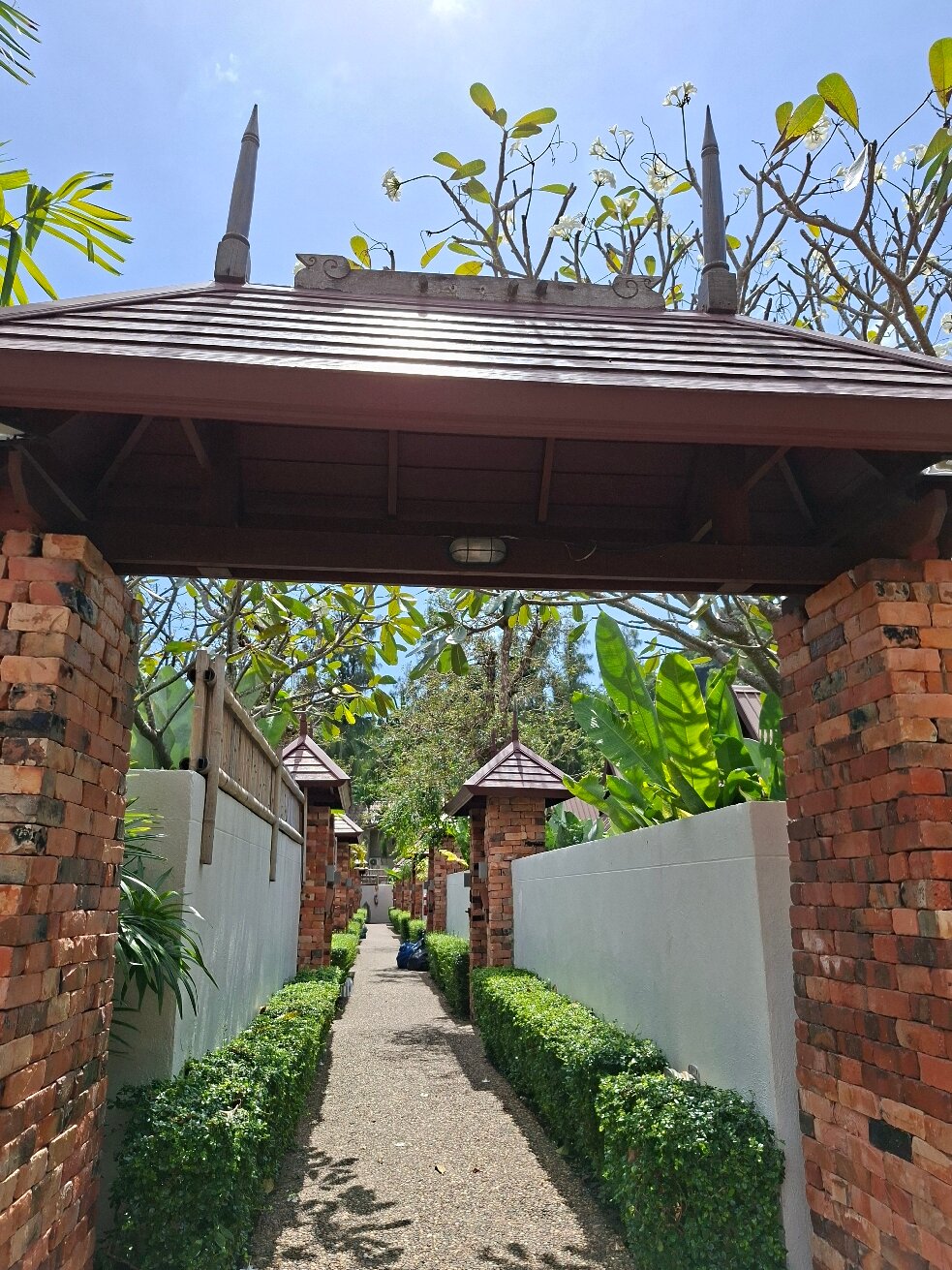 莱雷湾度假村-官方