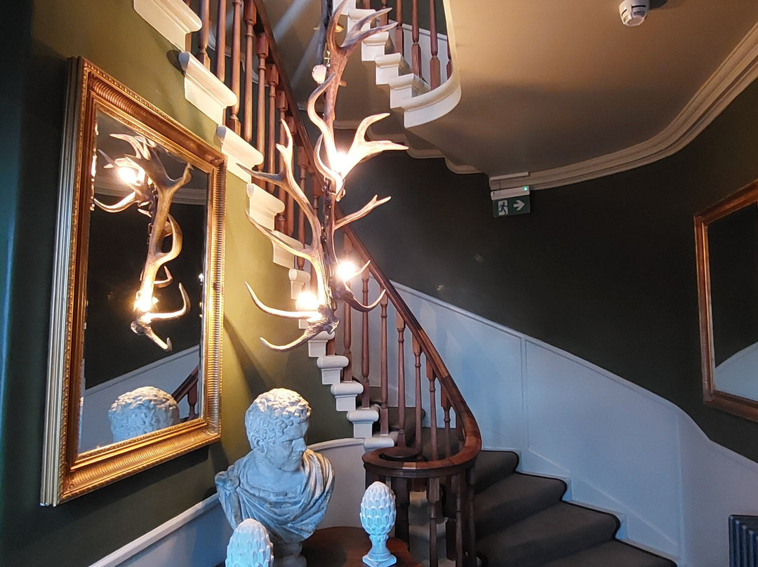 莫法特别墅酒店主图