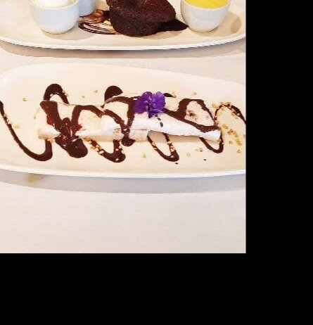 The Hussar Grill Century City主图