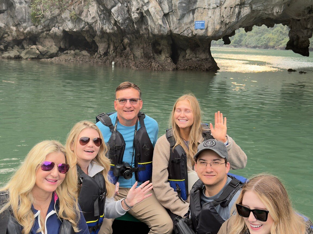 Halong Capella Cruise-海防必去景点