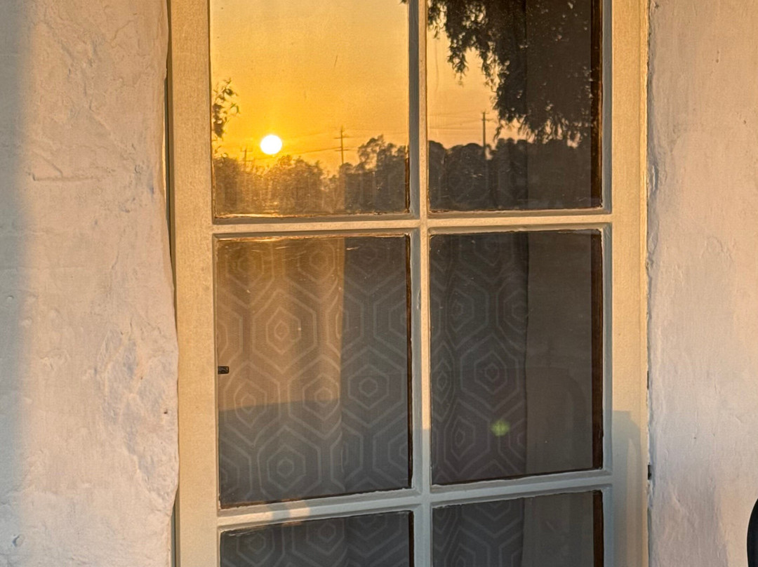 The Long Cottage主图