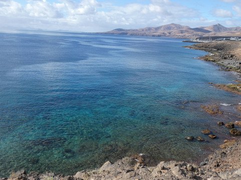 Walk from Puerto del Carmen to Puerto Calero-卡门港必去景点