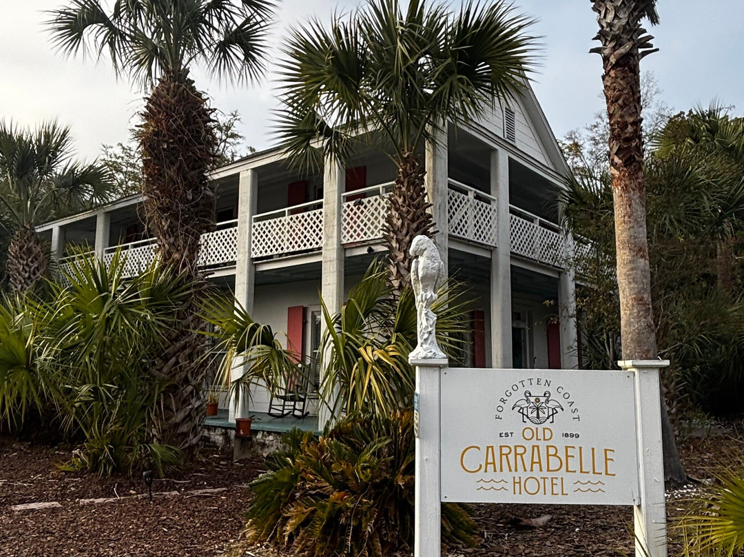 老卡拉贝尔酒店主图