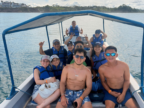 蒙皮赫皇家得可麦仑酒店主图