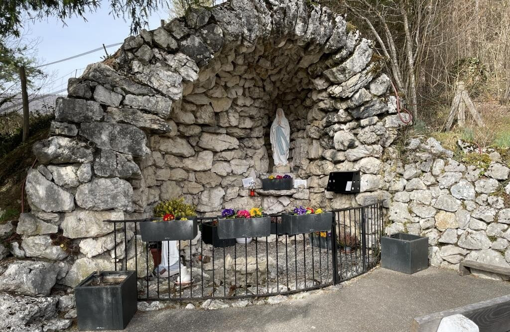 Grotte de la Vierge Marie-Val Terbi必去景点