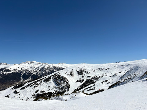 格兰德瓦利拉滑雪场-莱斯埃斯卡迪斯必去景点