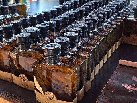 勃艮达霍夫酒店-限成人主图