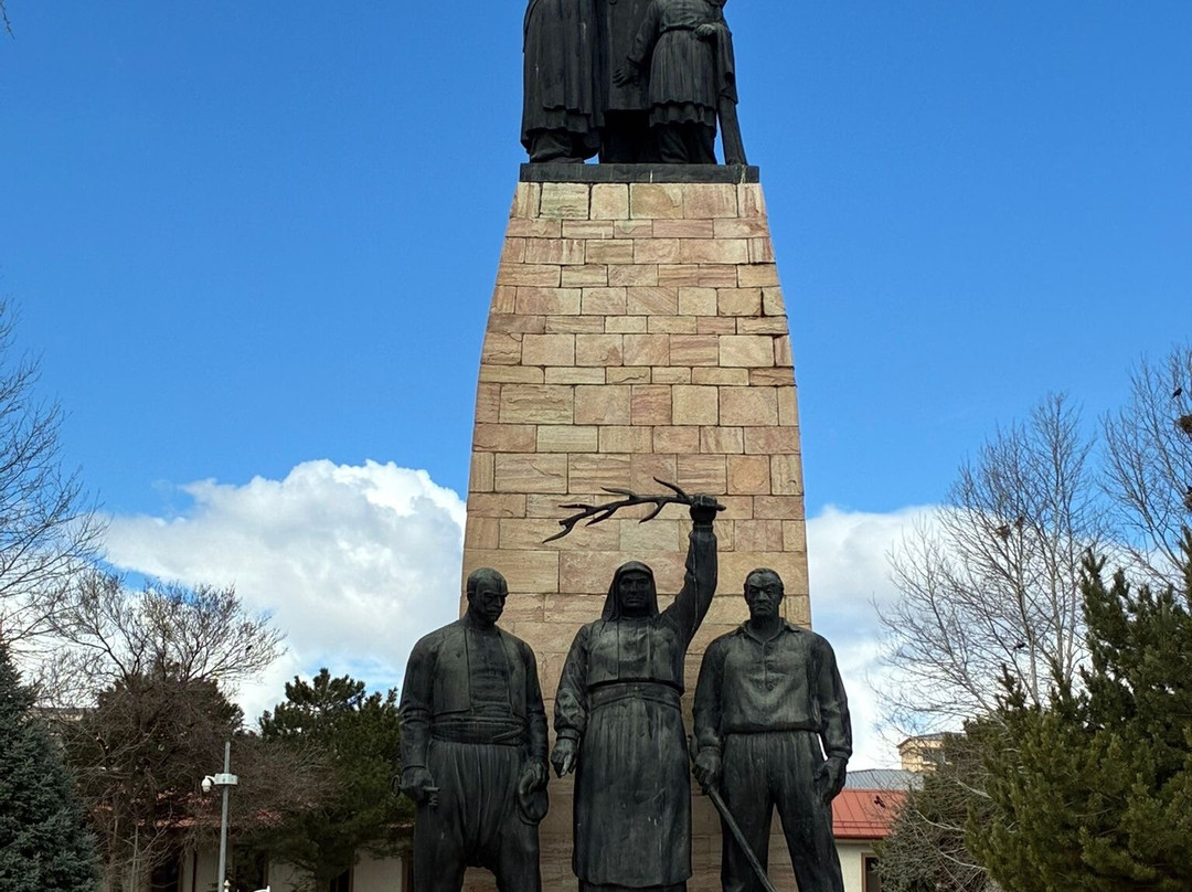 Ismet Inonu Heykeli-Erzincan必去景点