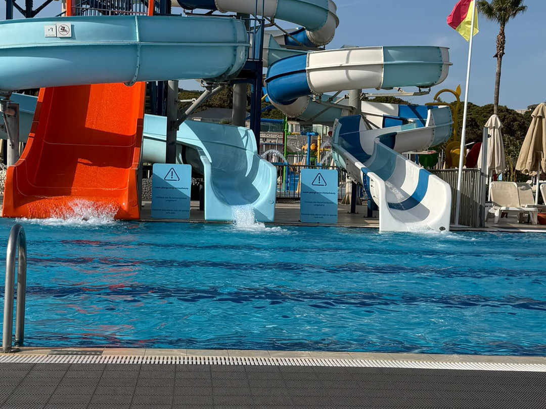 途易蔚蓝魔幻生活酒店主图