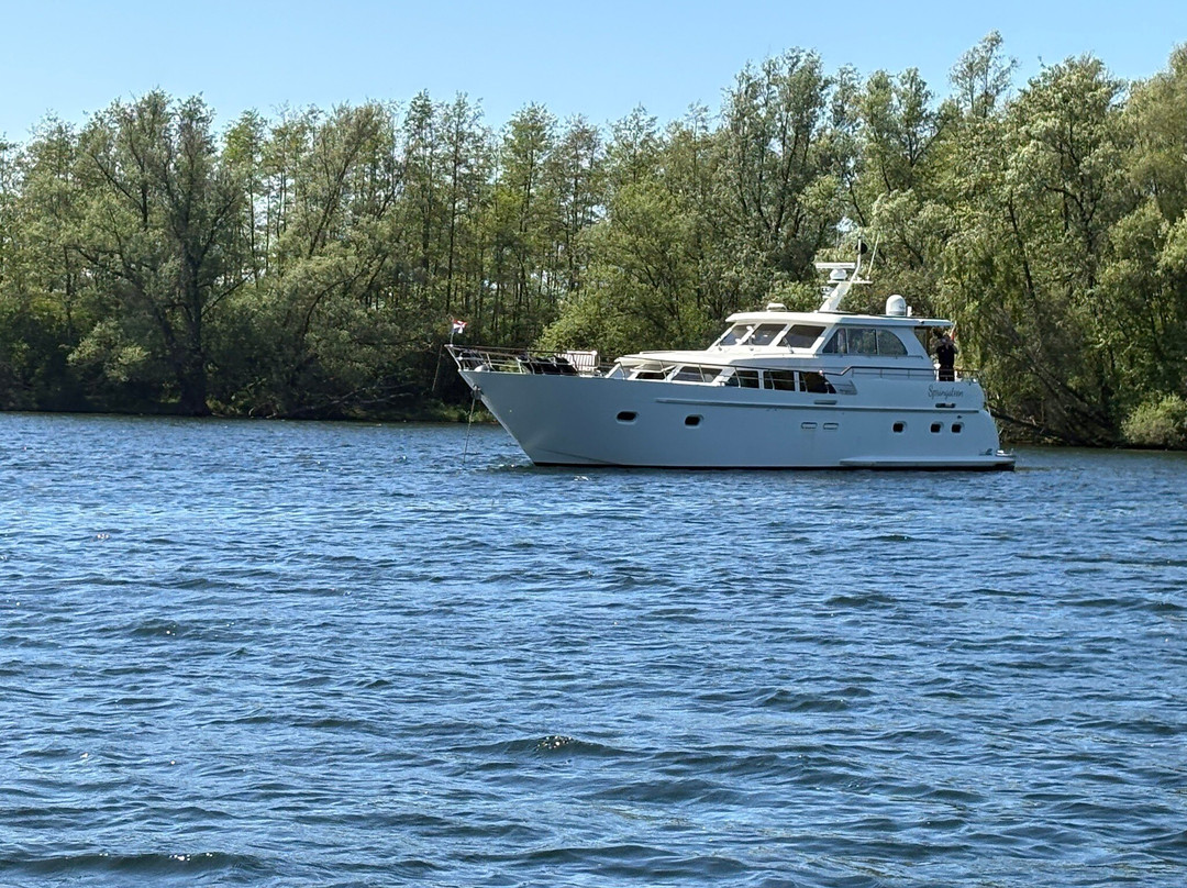 Private Yacht Charter-Alphen必去景点