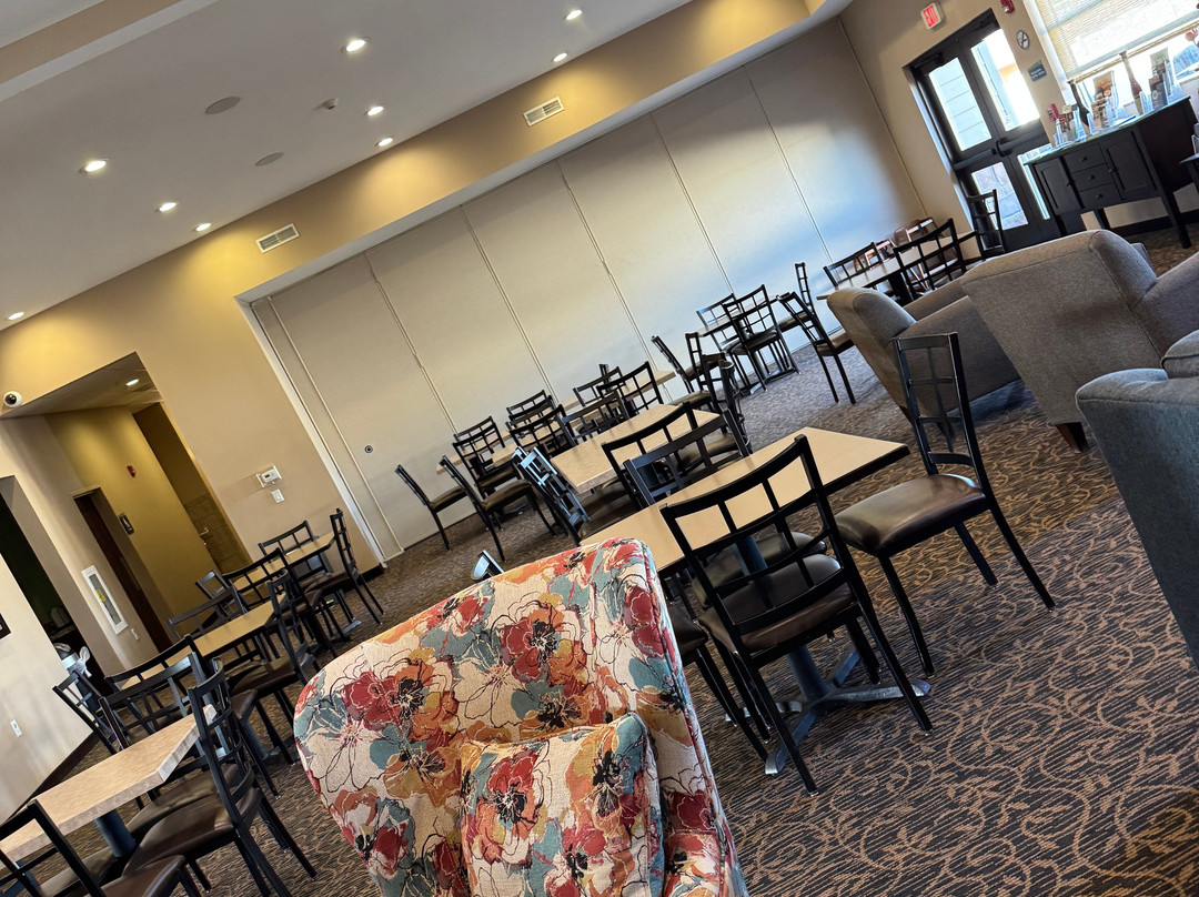 鹅卵石套房酒店-麦迪逊堡主图