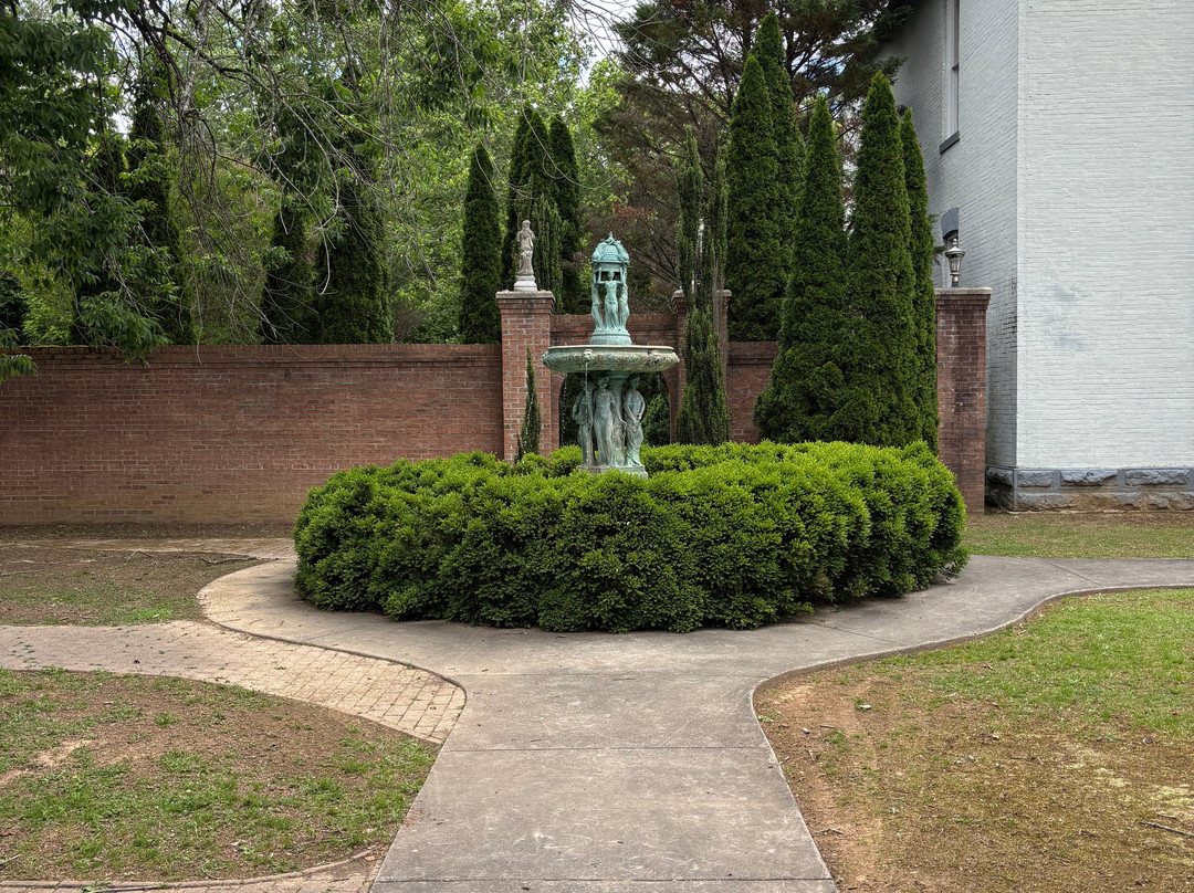 Falcon Rest Mansion & Gardens-McMinnville必去景点