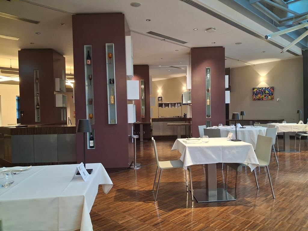 摩德纳RMH艺术酒店主图