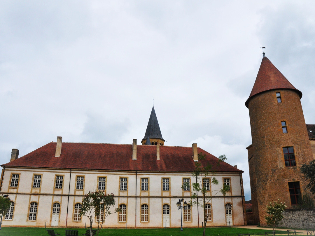 Parc Des Chapelains-Paray Le Monial必去景点