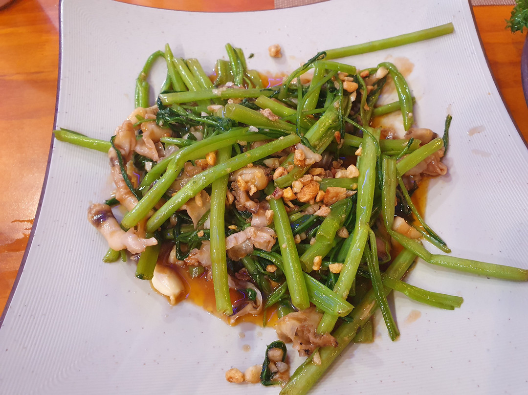 Xom Bien Seafood Restaurant
