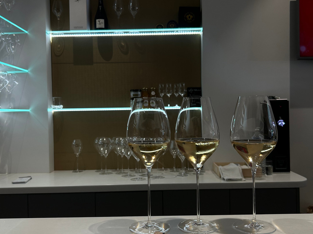 Champagne Pierre Mignon-埃佩尔内必去景点