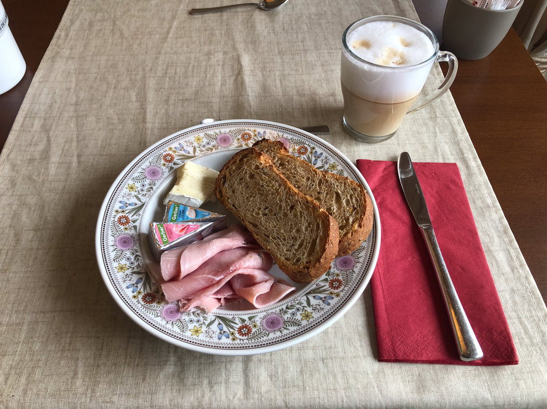 大草原酒店主图