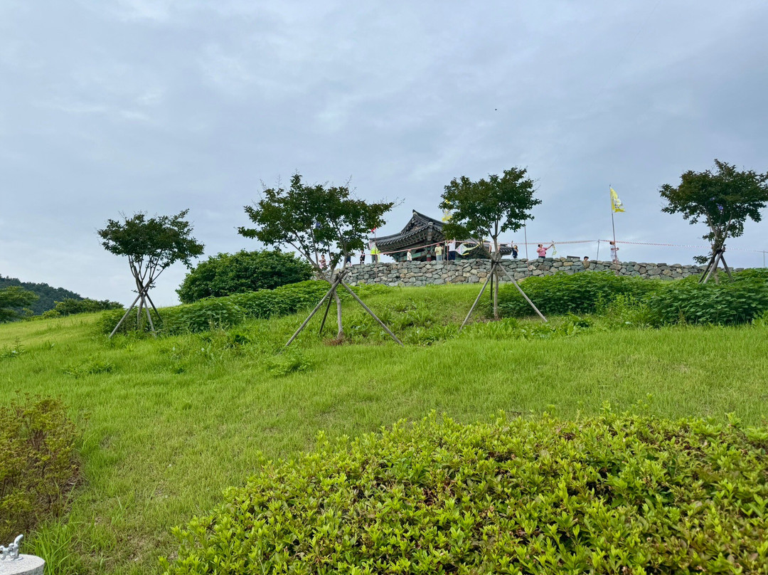 Seopilang Gongwon-统营市必去景点