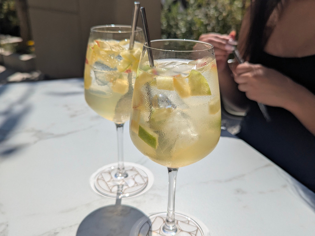 伊内亚酒店主图