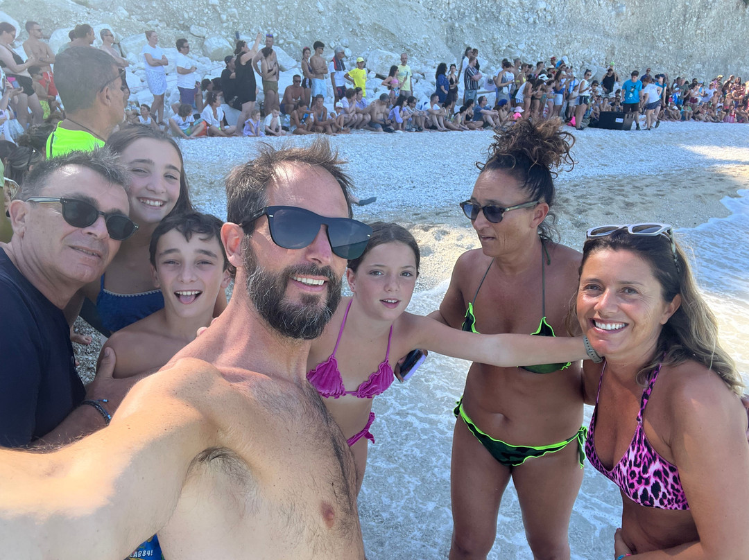 Spiaggia Delle Due Sorelle-Sirolo必去景点