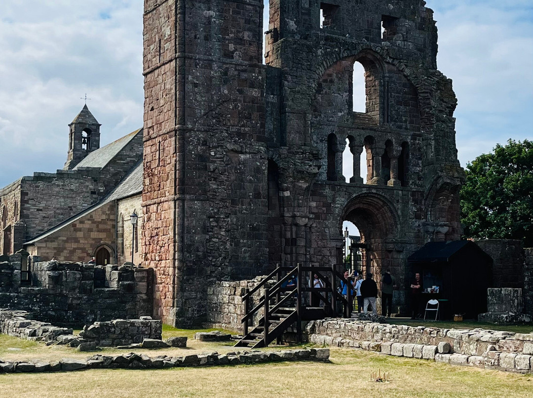 Lindisfarne Priory-Holy Island必去景点
