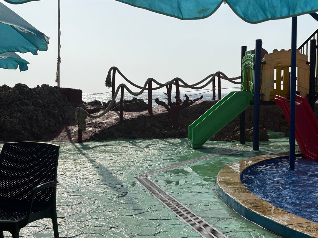 El Boukaa Beach-Ain-el-Turck必去景点