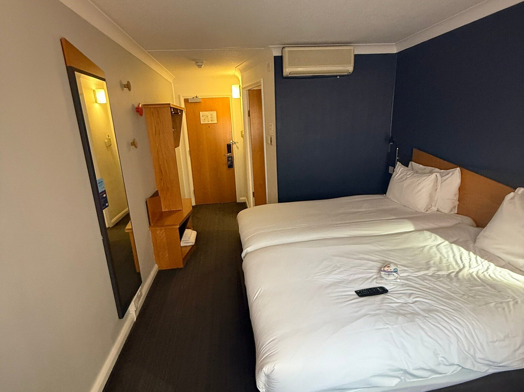 Holiday Inn Express 沃维克M40，JCT.15主图