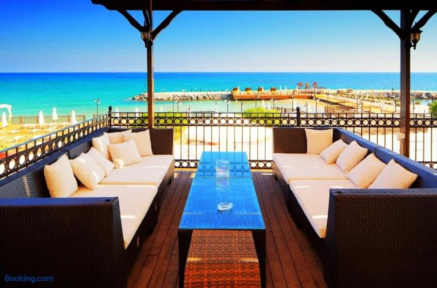 ADA Beachfront Boutique Hotel & Restaurant