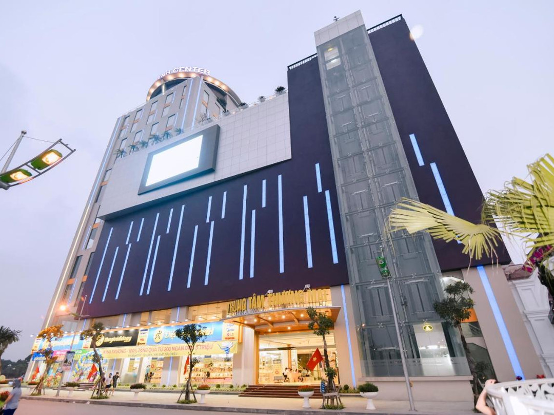 芳英酒店主图