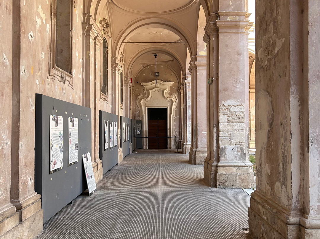 Abbazia di Santo Spirito al Morrone-苏尔莫纳必去景点