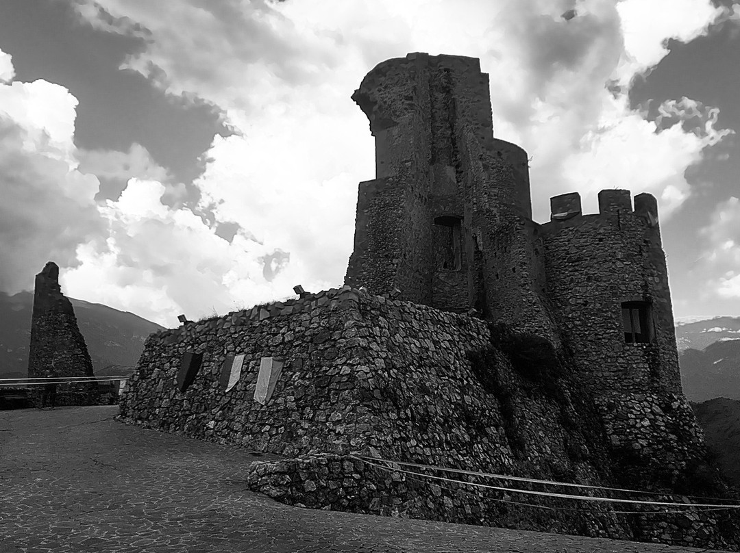 Castello Normanno-Morano Calabro必去景点