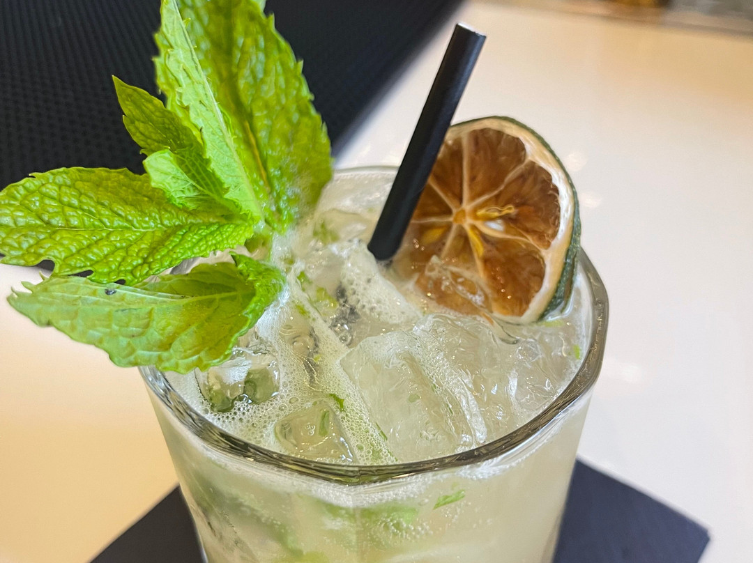 旧金山塞塔酒店主图