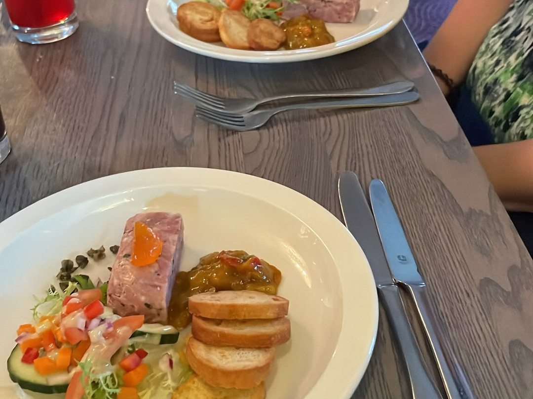 怀特沃特水疗酒店主图