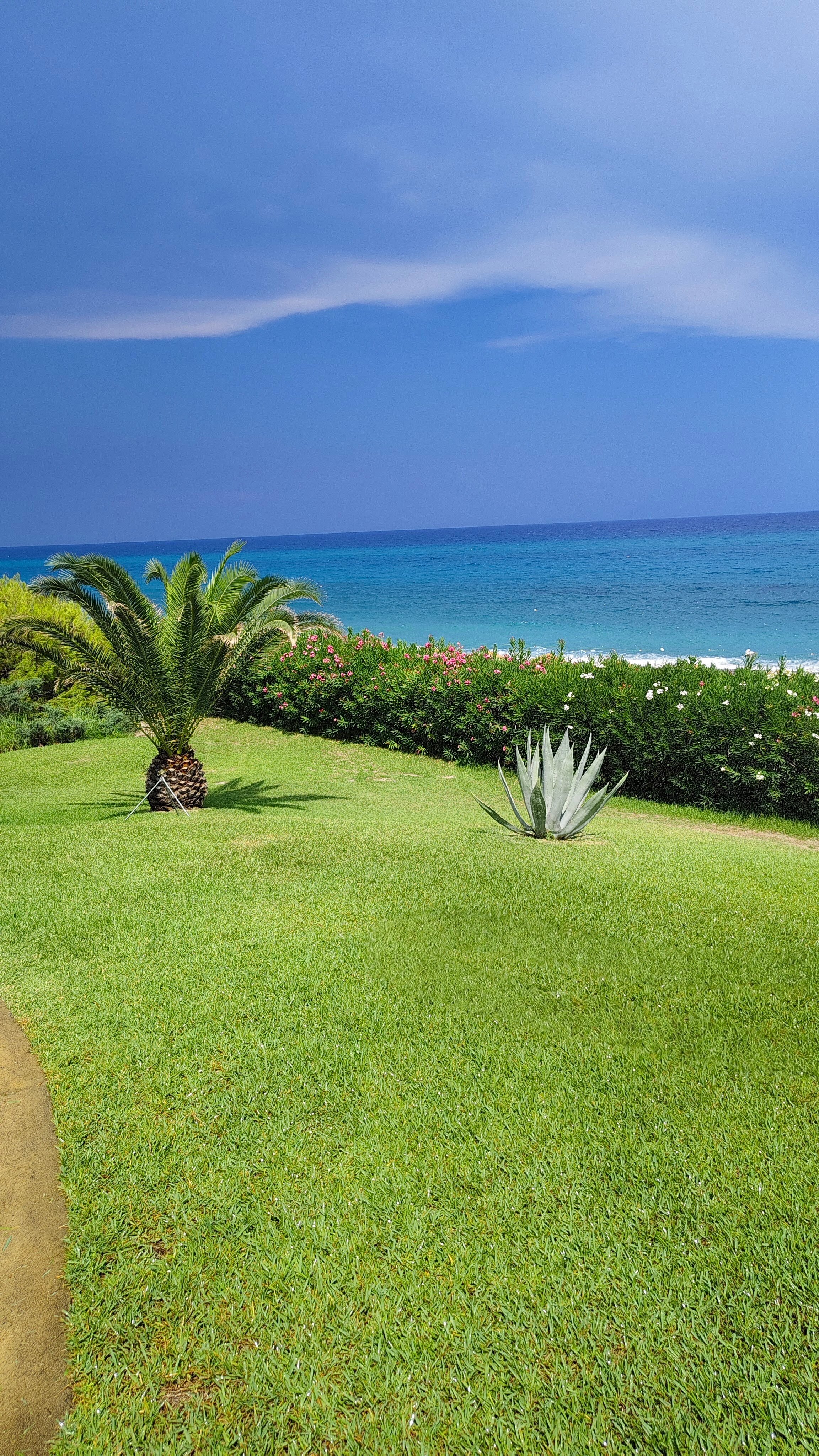 Calalandrusa Beach Resort-旅行者
