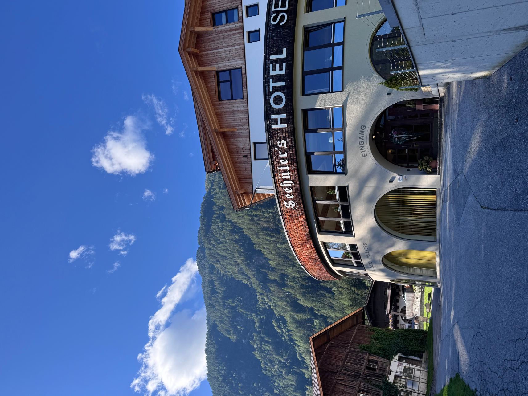 西哈特西罗斯酒店-旅行者